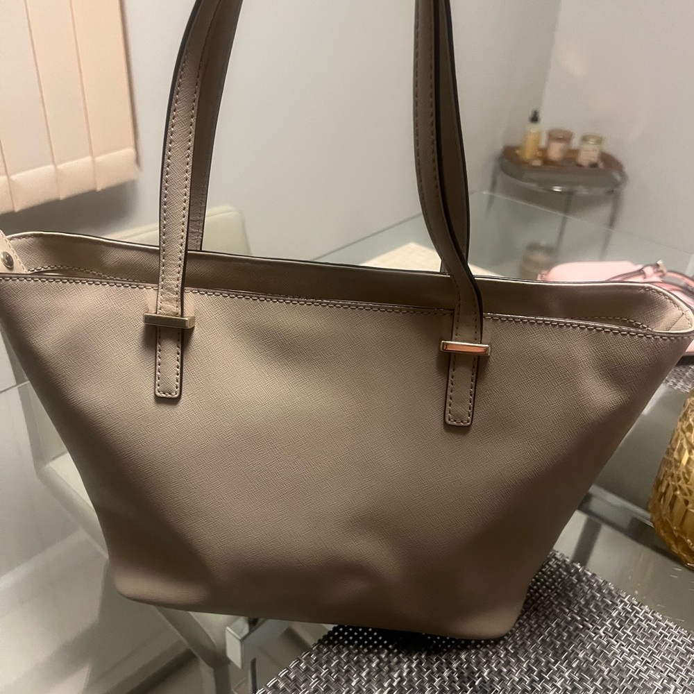 Kate Spade Tan Tote Bag Elegant And Functional - image 4